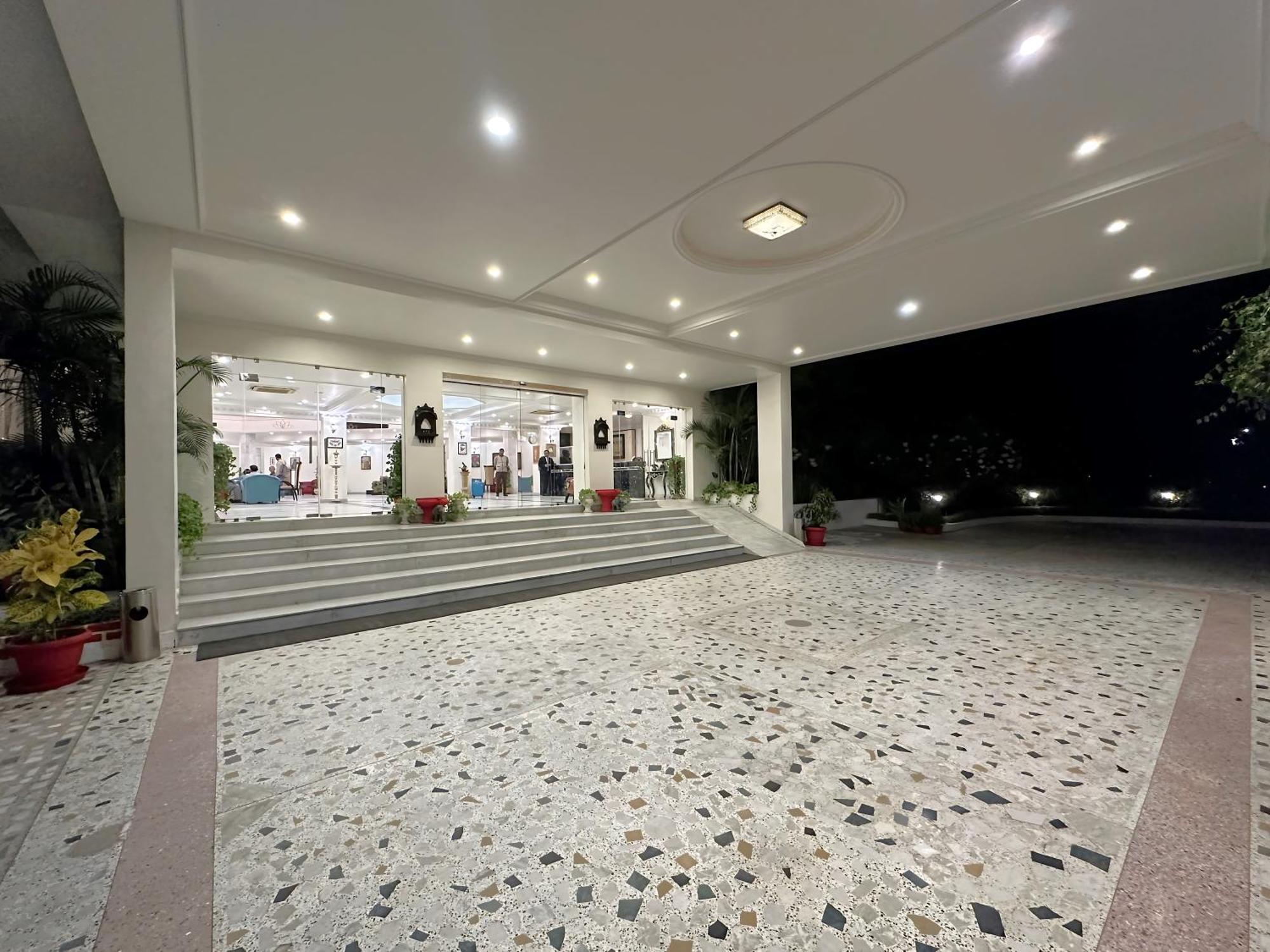 A S Hotels ขชุราโห ภายนอก รูปภาพ